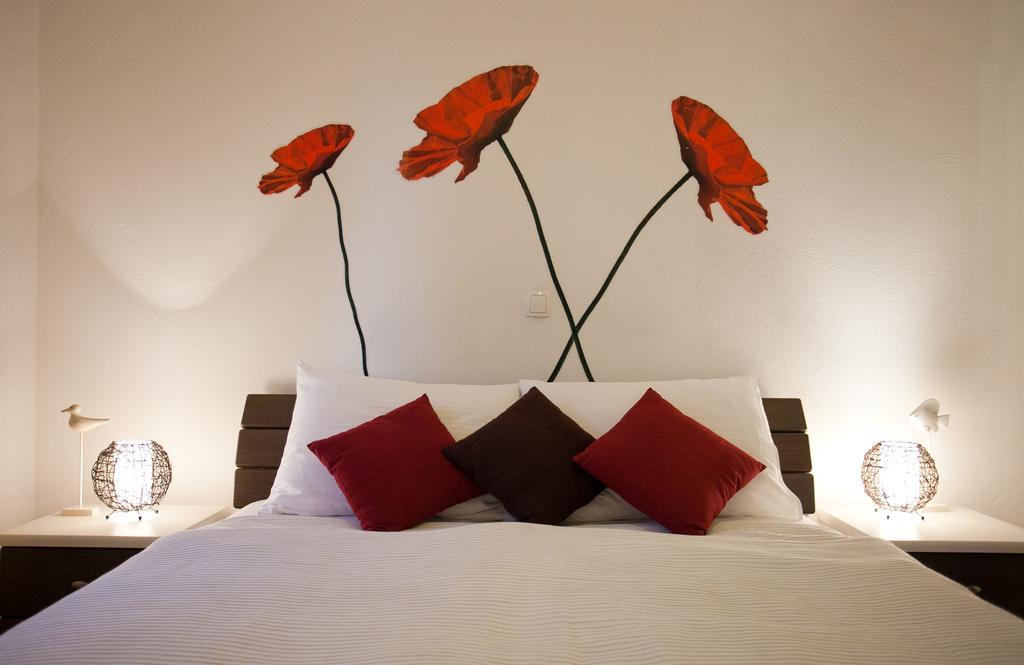 Apartments Mediterranea With Heated Pool Писак Екстериор снимка