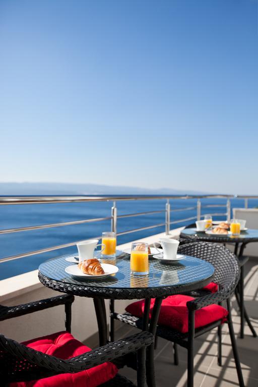 Apartments Mediterranea With Heated Pool Писак Екстериор снимка