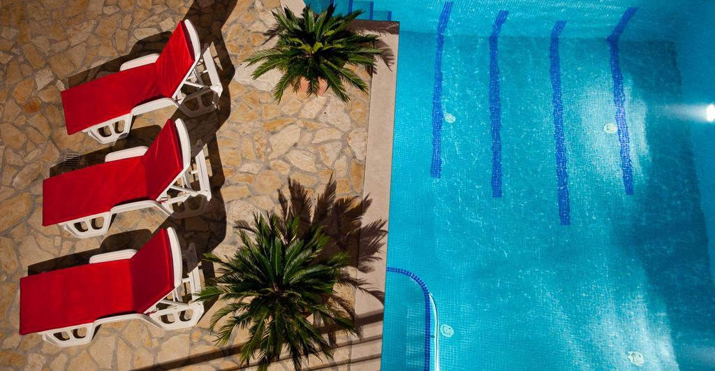 Apartments Mediterranea With Heated Pool Писак Екстериор снимка